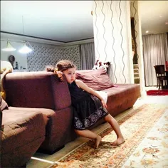 اینم بارانا کوچولوی بهادری ساعت چهارصبح درحال تماشای فیلم