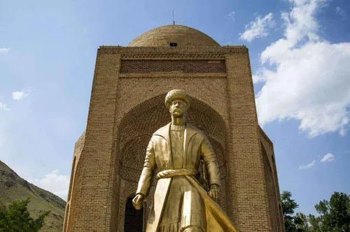 مقبره سید صدرالدین، وزیر شاه عباس در ۵ کیلومتری شهرستان چ