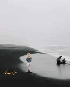 می پذیرم که هر چی میخندی زندگی باز هم غم انگیز است...💔