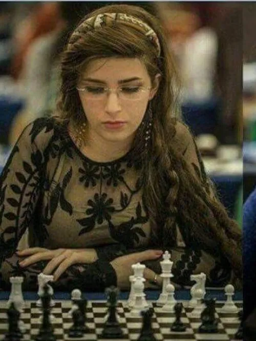 درسا درخشانی، دختر شطرنج باز ایرانی که به دلیل حضور بدون 