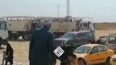 ♻️ نظامی عراقی، زائر سالخورده ایرانی در مرز را اینگونه روی دوش خود می برد