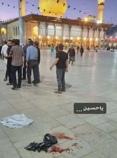 اثر گلوله روی یکی از دیوارهای حرم شاهچراغ شیراز و محوطه خ