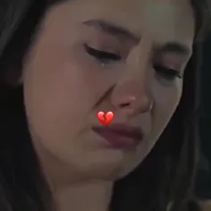 من دلتنگ کسی بودم که معنی دلتنگی رو هم نمیدونست..!!😔💔🖐️