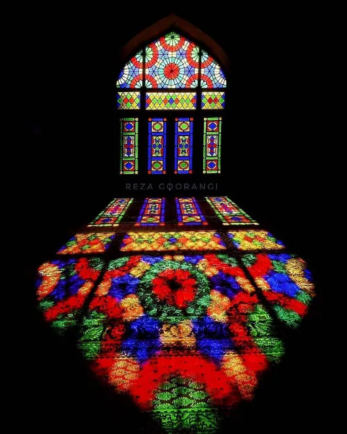 ایرانگردی مسجد زیبای نصیرالملک در شهر شیراز بخون معماری