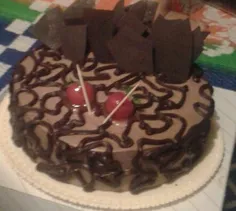 امشب تولد داداشمه اینم کیک تولدشه