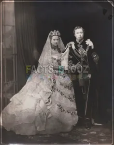 اولین لباس عروس سفید در جهان متعلق به ملکه ویکتوریا؛ ملکه