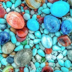 سنگ های زیبا در جزیره ی هرمز خلیج فارس
