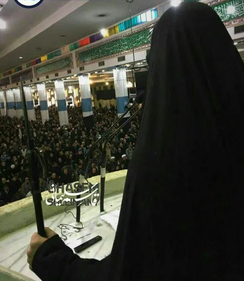 دختر سپهبد سلیمانی سلاح به دست در نمازجمعه امروز کرمان سخ