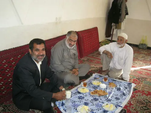 سردار شهید حاج حبیب لک زایی در منزل پدر شهیدان خدری