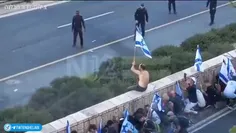 خنک کردن مردم اسرائیل در هوای گرم تابستان توسط پلیس