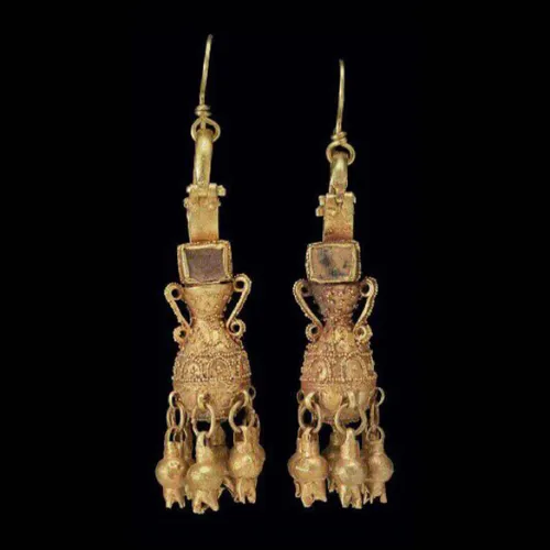 گوشواره زیبای اشکانی از جنس طلا که هنر ایران را در قرن او