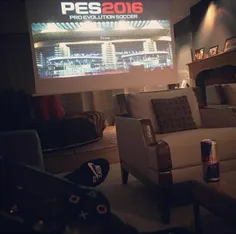 پست جدید نیمار.درحال PES 2016 بازی کردن ;)