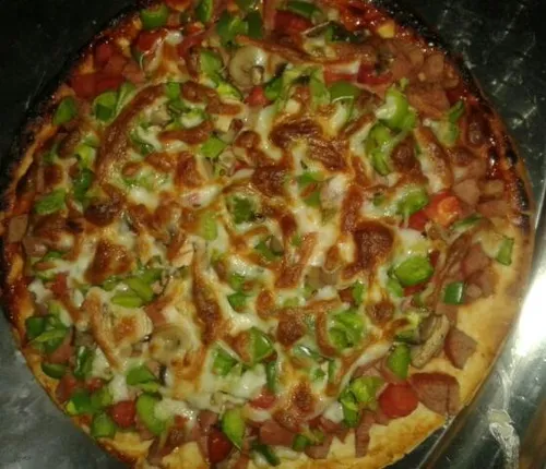 پیتزا خودم پز..مال دیشبه البته.. :)