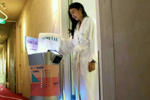 یکی از هتل های سنگاپور از ربات برای ارائه سرویس به میهمان