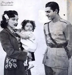 محمد رضا شاه در کنار فوزیه و دخترش  #سیاستمداران