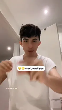 مث اسب میخنده😂😂