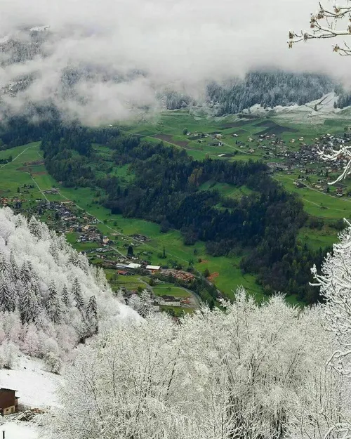 ترکیب زمستان و بهار در رشته کوه های آلپ سوئیس