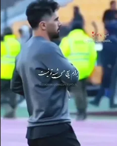 - ولی هیچکس چشماش مثلِ تو قشنگ نیست،هیچکس مثل تو نمیتونه 
