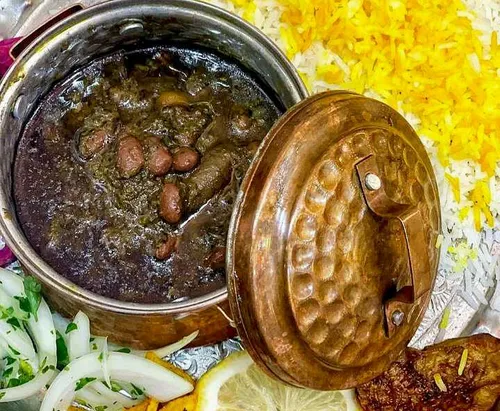 خورشت قرمه سبزی سنتی ایرانی