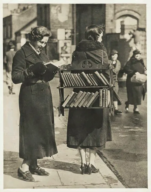 The Walking Library~ London ~ 1930