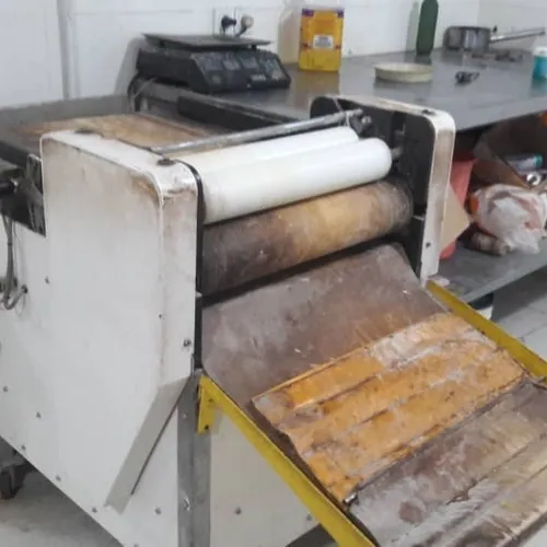 کلیه دستگاه نان فانتزی بعلاوه امتیازش قیمت یک میلیارد و پ