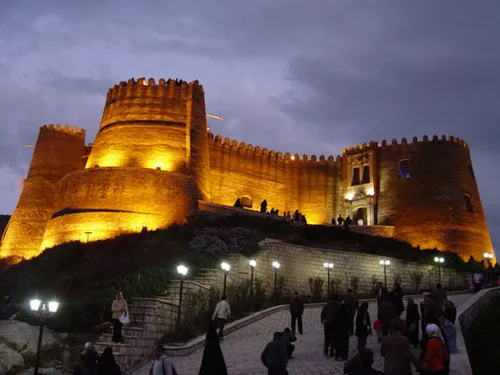 لرا دنبال کنن و کامنت بزارن مرسی