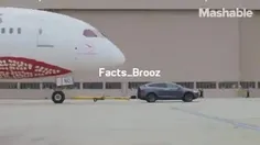 کشیدن هواپیمای بوئینگ توسط خودرو تسلا مدل ایکس!