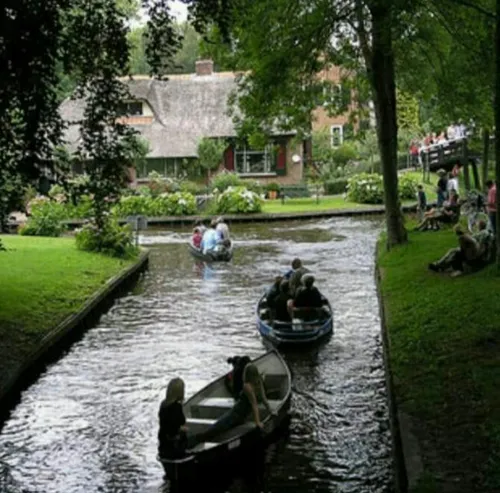 دهکده ای بسیار زیبا بدون حتی یک خیابان در هلند!!