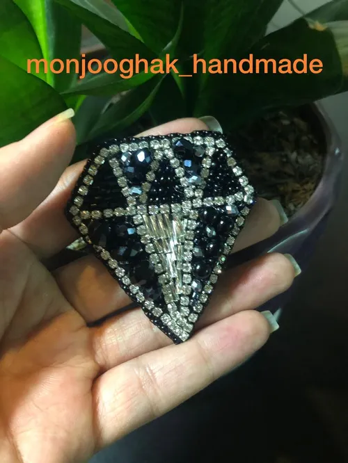 آدرس اینستاگرام:@monjooghak handmade جواهردوزی دستسازه گل