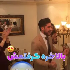 واسه همتون این روز رو ارزو میکنم با یه دنیااااااعشق😍