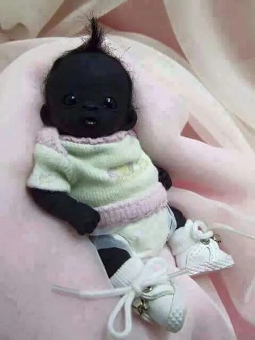 سیاه ترین نوزادی ک در قرن ۲۱ متولد شد . نژاد پدر و مادر و