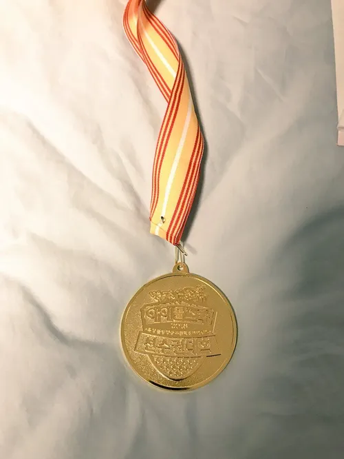 آپدیت توییتر منیجر هیونگ با مدال طلای چانی 😍 😍 ❤ ️