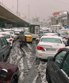 وضعیت برف تو تهران و کرج از حالت رمانتیک داره به حالت بحر