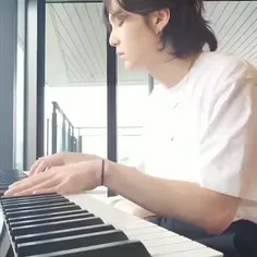 پیانو زدن پیشی :))