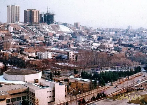 ⁣ تهران - خیابان پهلوی (ولیعصر) - نزدیک چهارراه پارک وی. 