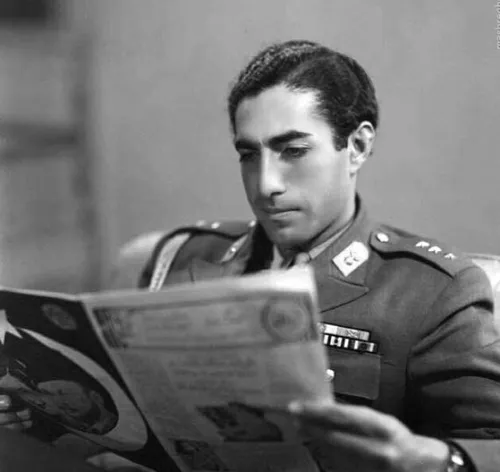 علیرضا پهلوی تنها برادر تنی شاه که در سقوط هواپیما در سال