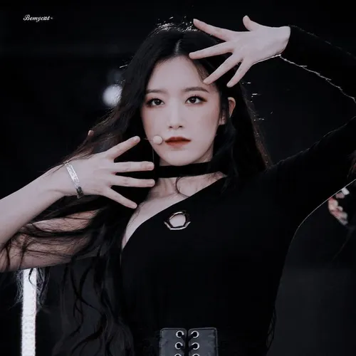 (G)I-DLE’s Shuhua Fires Back At Malicious Commenter Durin