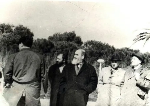 عکس نادری از امام خمینی بدون لباس روحانیت که سال 1964 در 