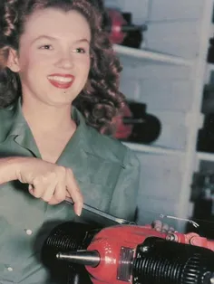 ‏احتمالا درست حدس نزدید ، این عکس در سال ۱۹۴۴ از یک دختر 
