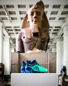 در اقدامی جالب کفش های محمد صلاح به موزه بریتانیا و در بخ