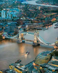 نمایی زیبا از پل برج (Tower Bridge) یکی از مشهورترین سازه