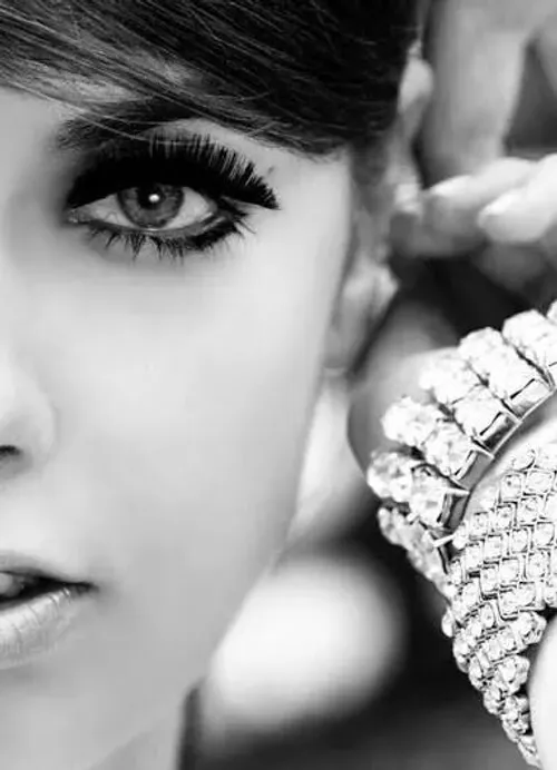 اگه یروز تو خیابون خودتو ببینی بهش چی میگی ؟؟