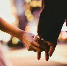 عشق یعنی دستانم را بگیری