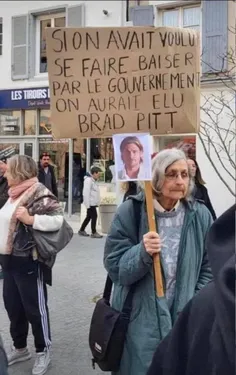 📸 پیرزن بازنشسته در اعتراضات فرانسه: اگر میخواستیم دولت ب