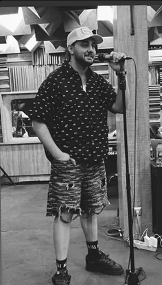 استوری چند روز پیش امین 