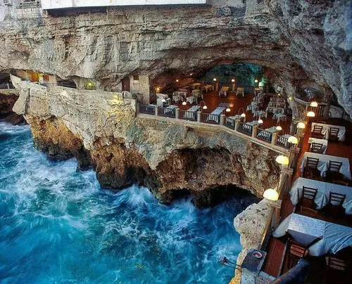 رستورانی داخل یک غار در ایتالیا👌
