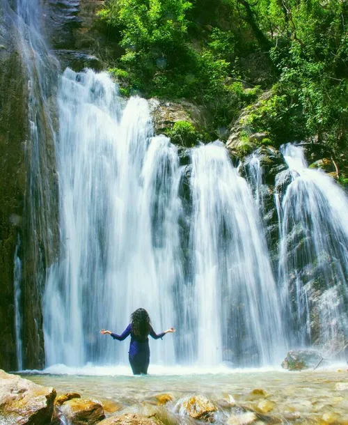 آبشار وارک در شهرستان خرم آباد