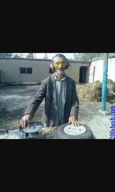 DJ...