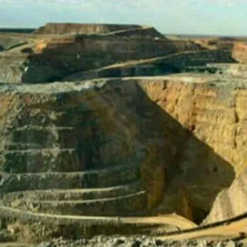 ایران با دارا بودن حدود 68 نوع ماده معدنی غیرنفتی ، 37 بی