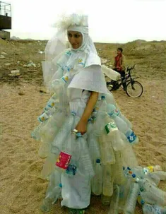 دختر اگه زنِ زندگی باشه به همین لباس عروس هم قانعه 😑 😅 👌